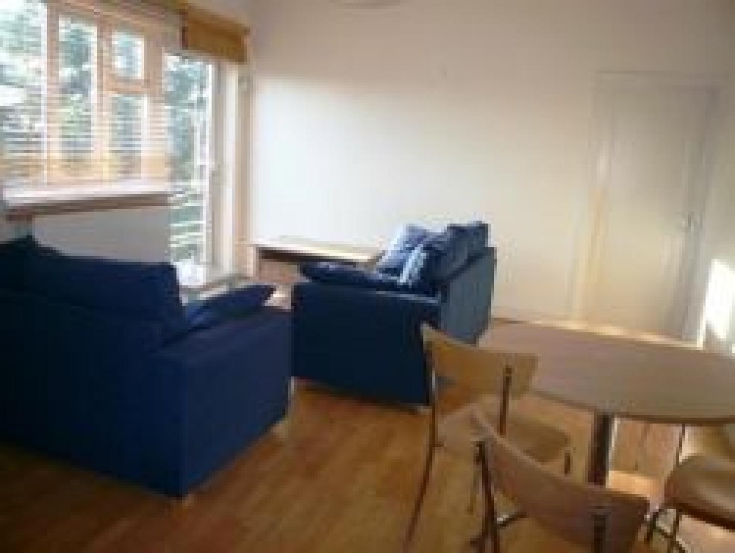 			4 Bedroom, 1 bath, 1 reception Flat			 Willesden Lane, WILLESDEN GREEN